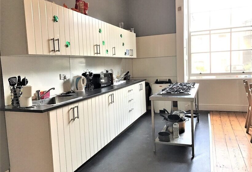 호텔 Backpackers Citi Hostel