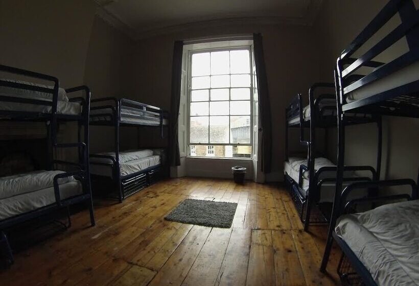 호텔 Backpackers Citi Hostel