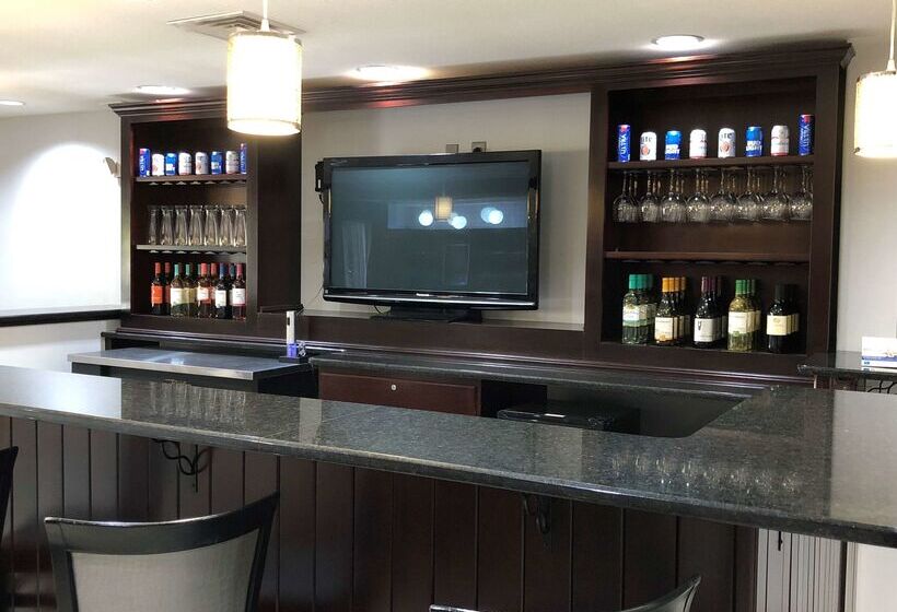 酒店 Best Western Plus Goodman Inn & Suites