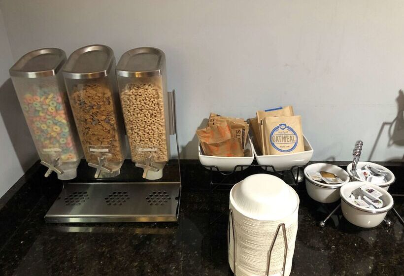 酒店 Best Western Plus Goodman Inn & Suites