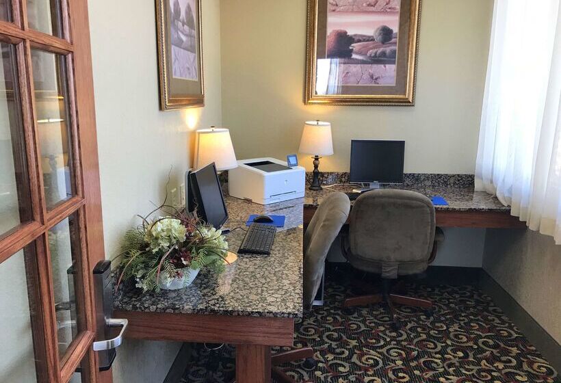 호텔 Best Western Plus Mid Nebraska Inn & Suites