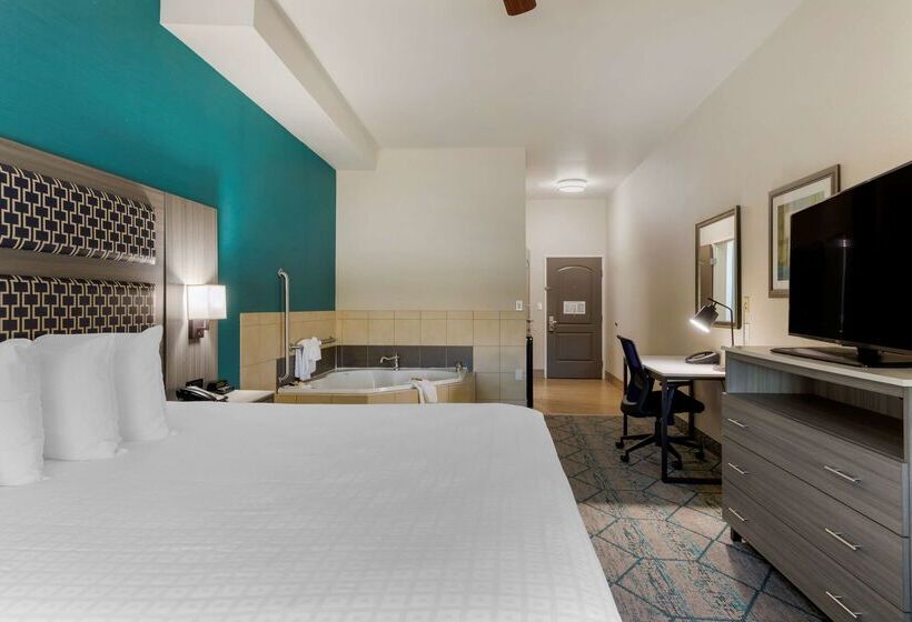 Отель Best Western Plus Wasco Inn & Suites