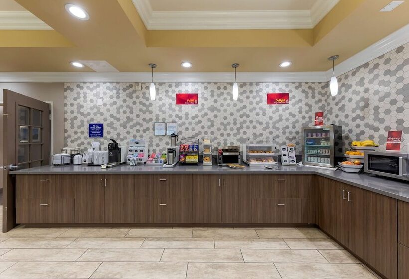 Отель Best Western Plus Wasco Inn & Suites