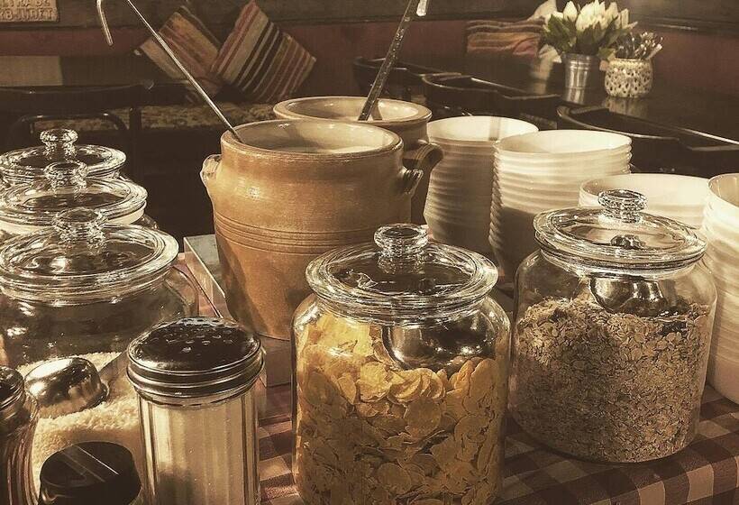 فندق Den Röda Båten