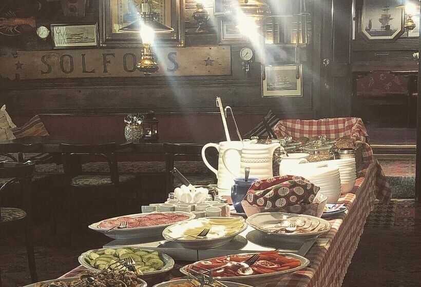 فندق Den Röda Båten