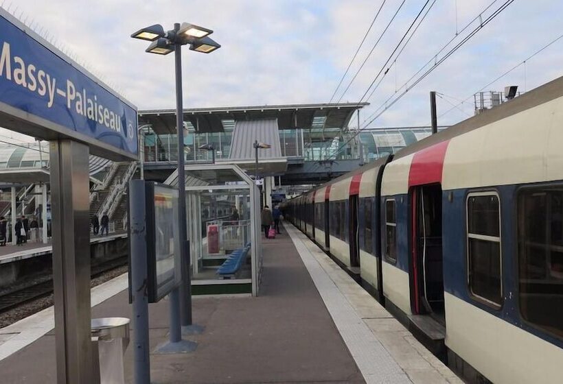 בית מלון כפרי Kyriad Direct Chilly Mazarin