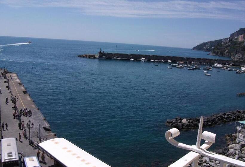 Отель Holidays Baia D'Amalfi