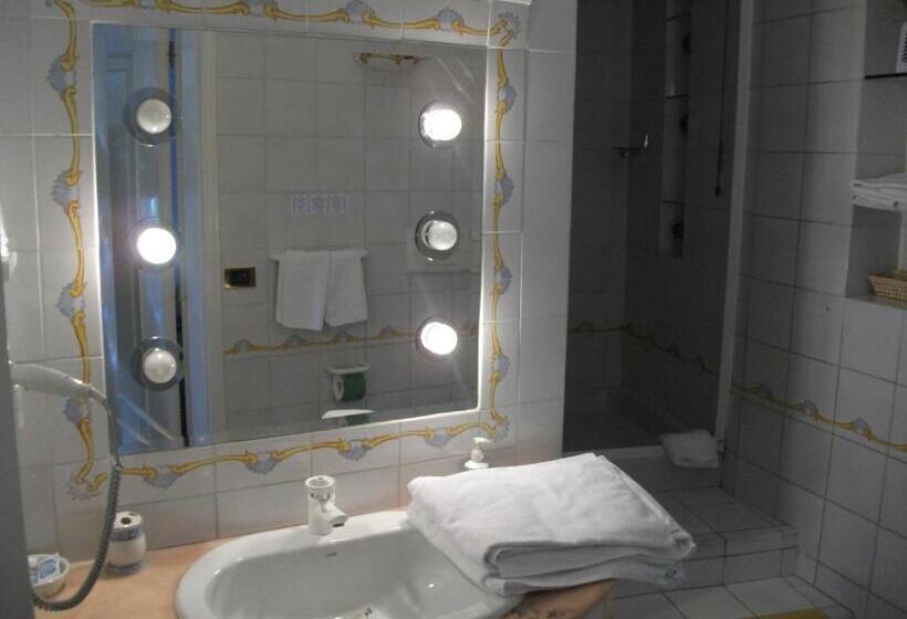 Отель Holidays Baia D'Amalfi