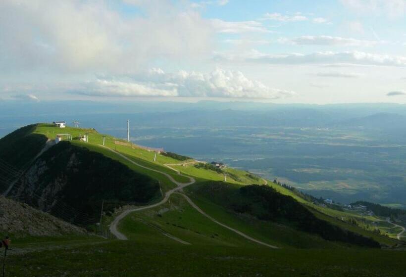 هتل Jagodic Garni