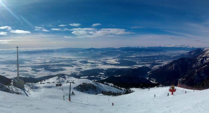 هتل Jagodic Garni