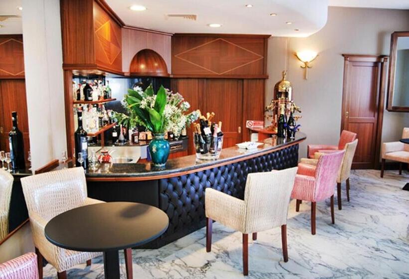 בית מלון כפרי La Fayette