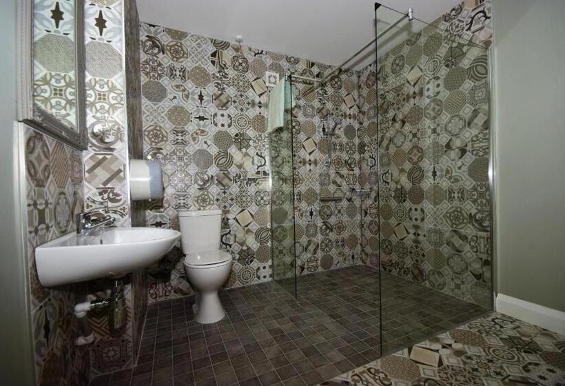 Отель Lanigan S Accommodation