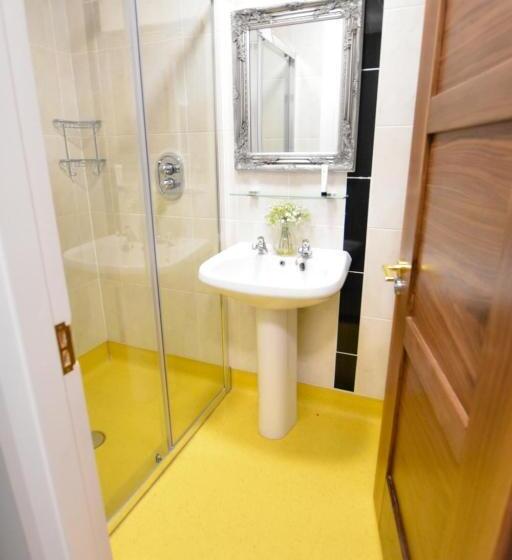 Отель Lanigan S Accommodation