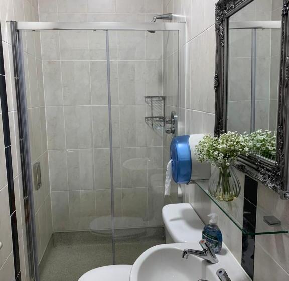 Отель Lanigan S Accommodation