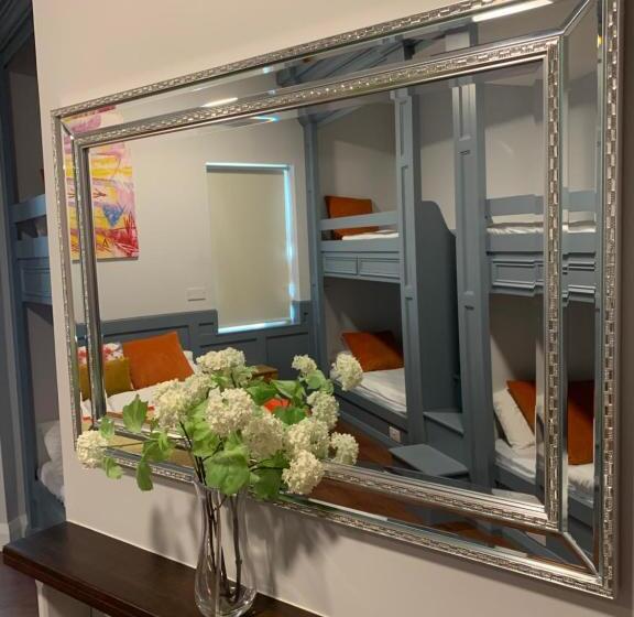 Отель Lanigan S Accommodation