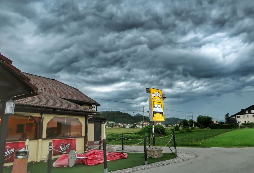 هتل Pri Ancki B&b Ljubljana Suburbs