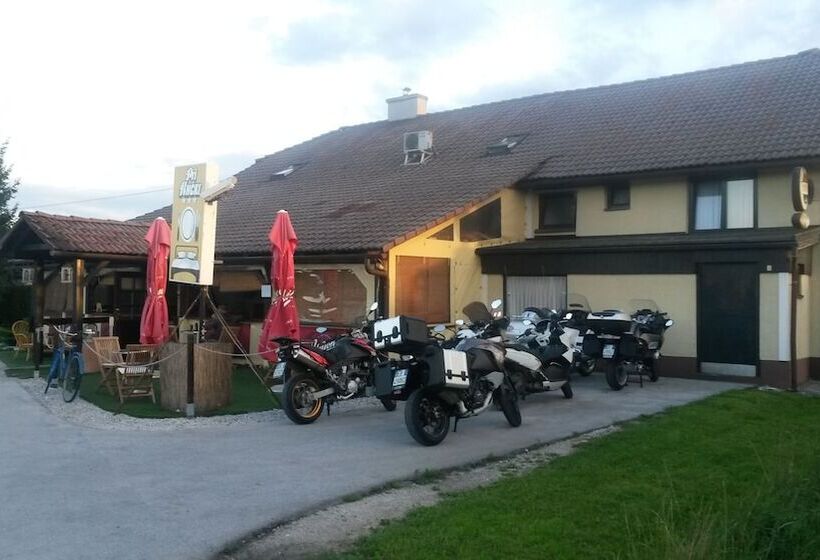 هتل Pri Ancki B&b Ljubljana Suburbs