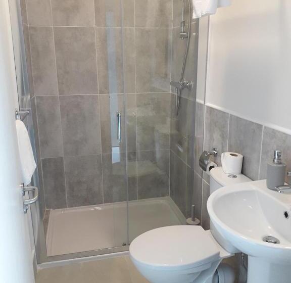 בית מלון כפרי The Benwiskin Centre