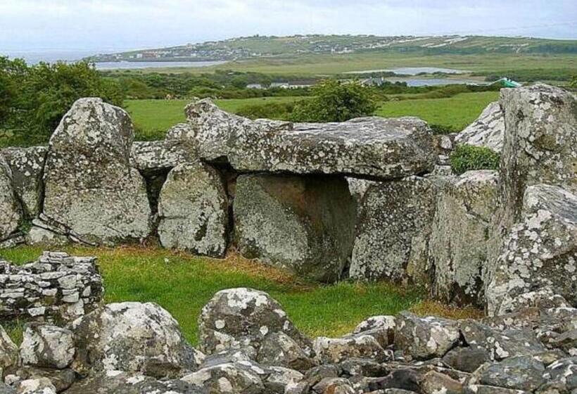 فندق The Benwiskin Centre
