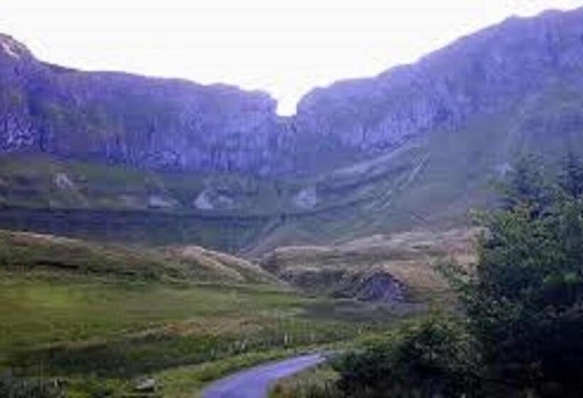 فندق The Benwiskin Centre