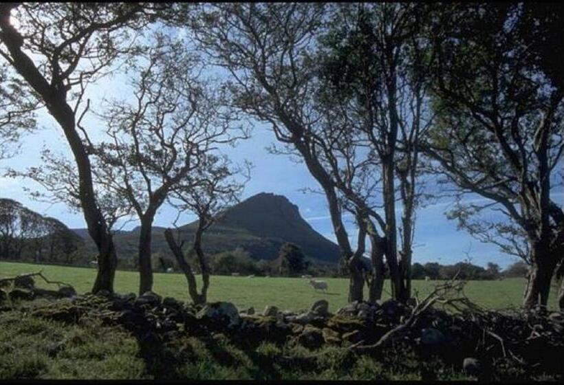 فندق The Benwiskin Centre
