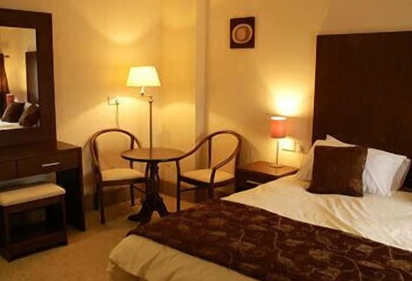 Отель The Gateway