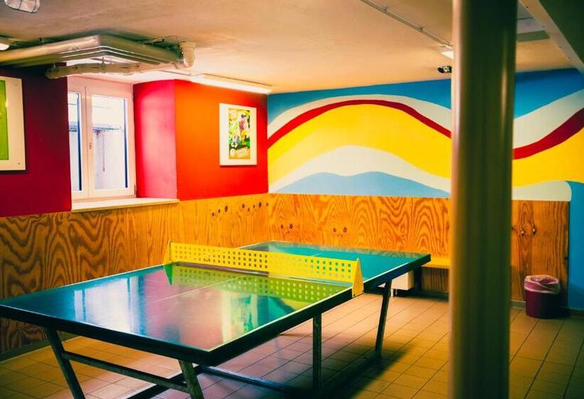 Jugendherberge Garmisch Partenkirchen   Membership Required!