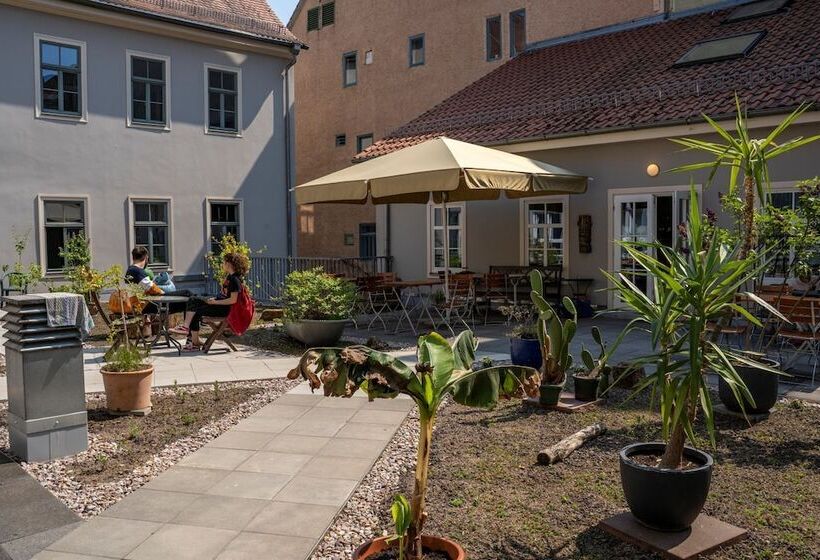 Labyrinth Hostel Weimar