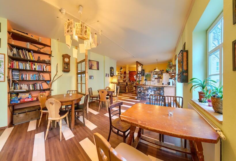 Labyrinth Hostel Weimar