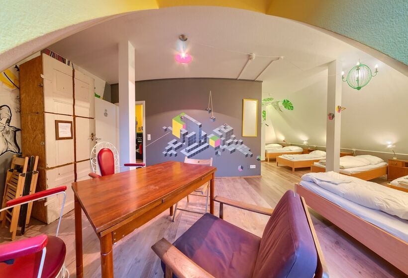 Labyrinth Hostel Weimar