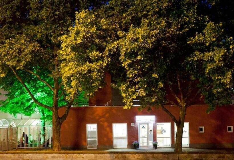 Pathpoint Cologne Backpacker Hostel
