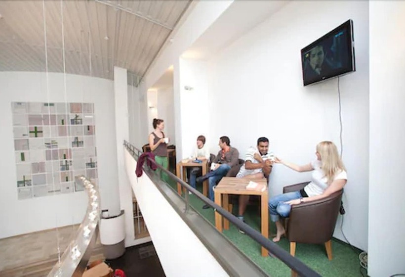 Pathpoint Cologne Backpacker Hostel
