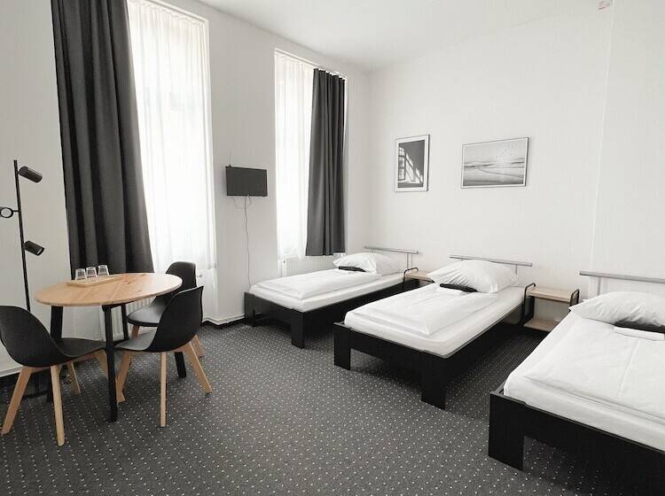 پانسیون Avalex