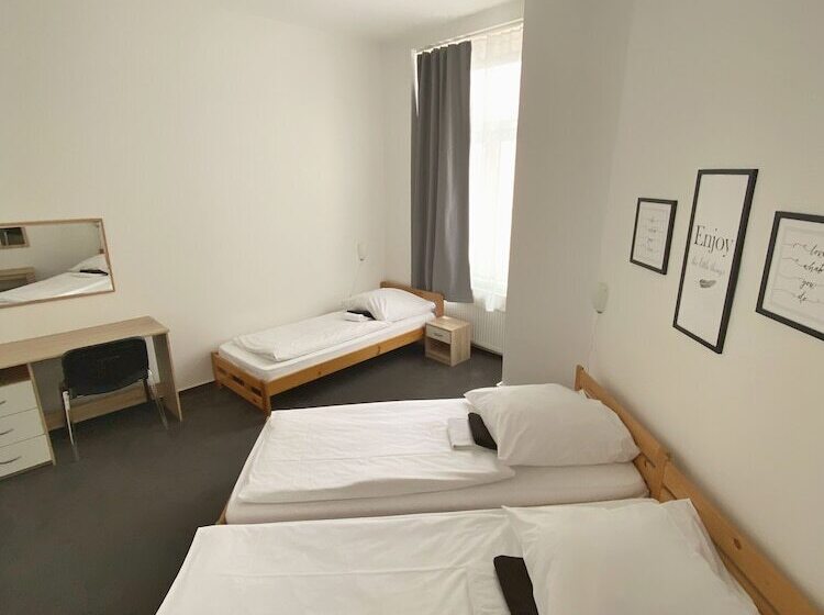 پانسیون Avalex