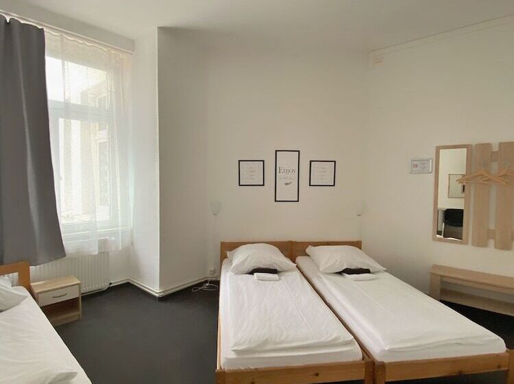 پانسیون Avalex