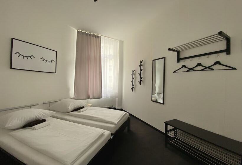 پانسیون Avalex