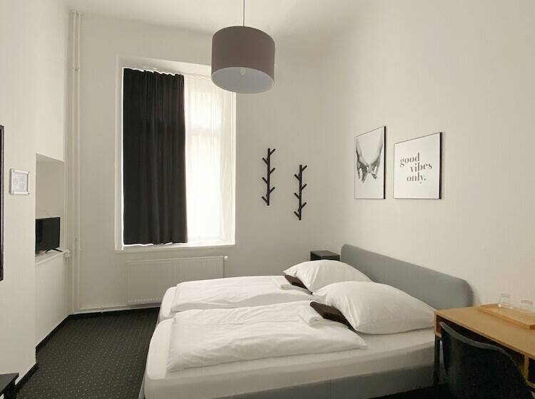 پانسیون Avalex