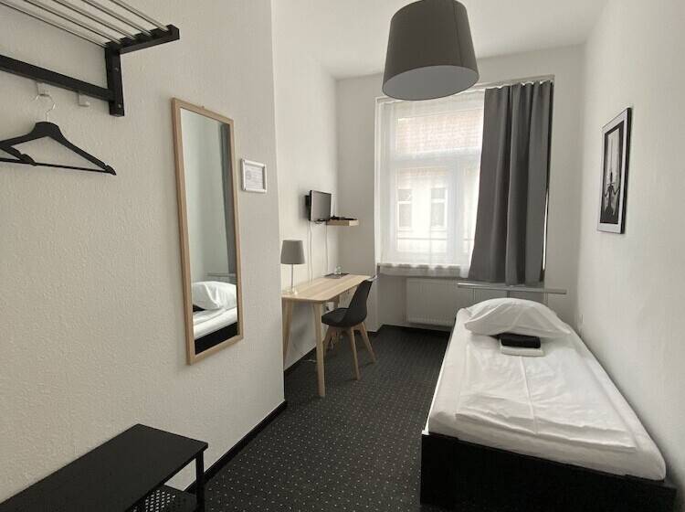 پانسیون Avalex