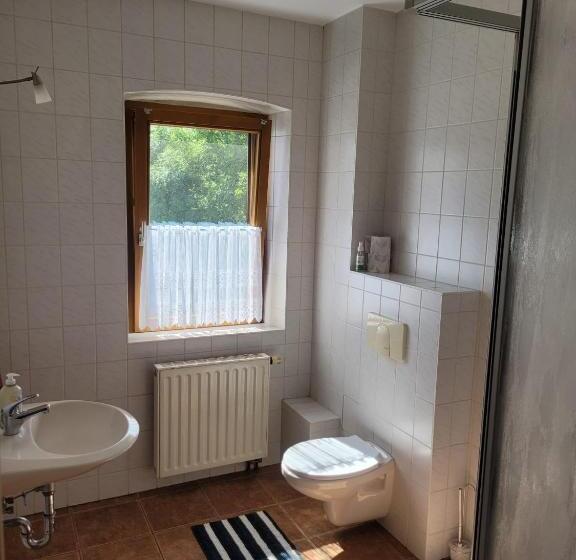 Общежитие Einkehr Zur Rennstrecke