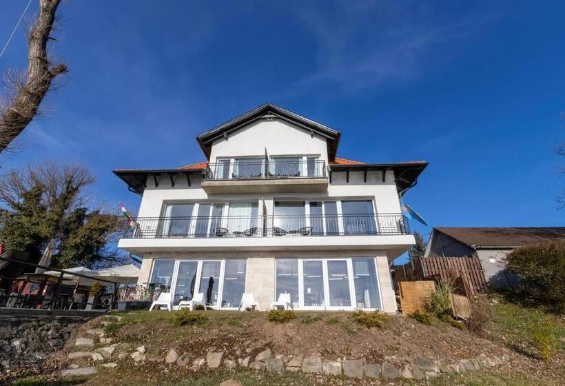 ベッドアンドブレックファースト Duna P Art Panzió