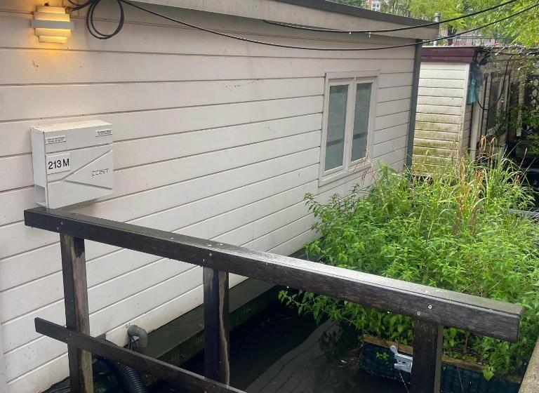 تختخواب و صبحانه Houseboat Bonnie