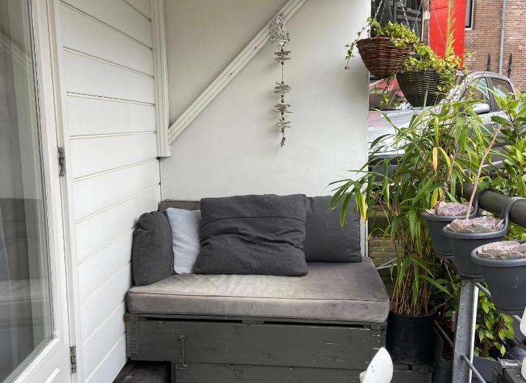 تختخواب و صبحانه Houseboat Bonnie