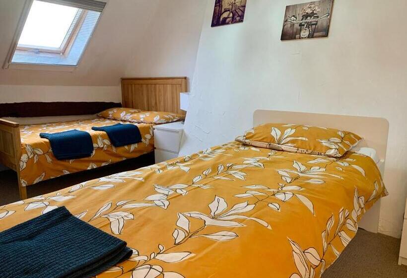مبيت وإفطار Le Bas Chesnay Chambres D Hotes Domfront En Poiraie