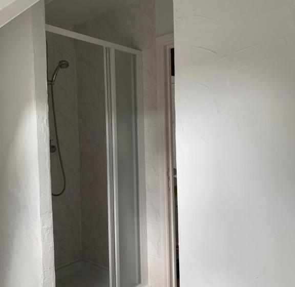 مبيت وإفطار Le Bas Chesnay Chambres D Hotes Domfront En Poiraie