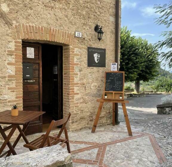 مبيت وإفطار Qvintilianvs