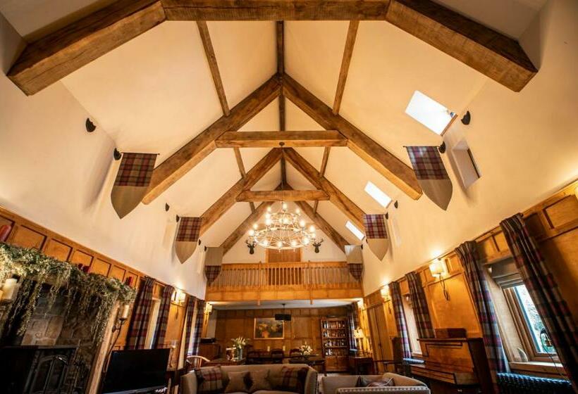 تختخواب و صبحانه White Rose Tower