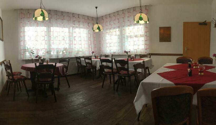 ホテル Gasthaus Felseneck