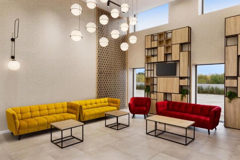 هتل Ramada By Wyndham Targu Jiu