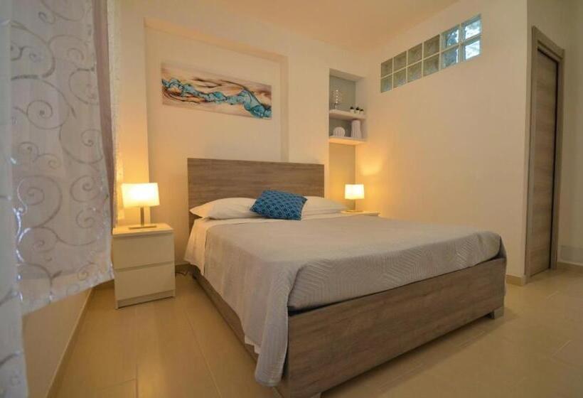 Madagì Beachfront Apartments