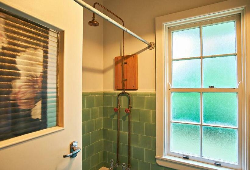 מוטל Royal Matawhero